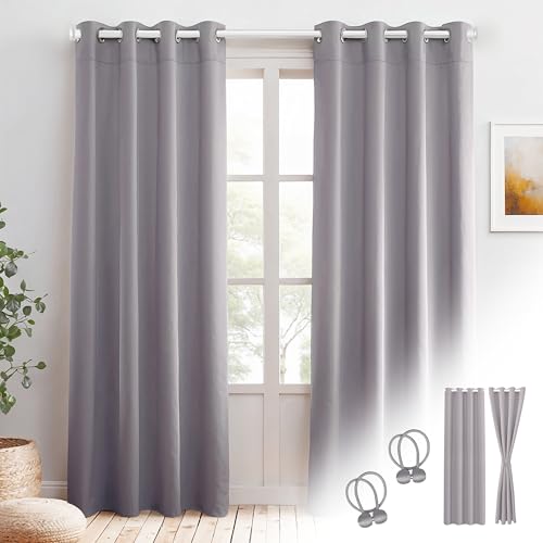 Cozyor Verdunklungsvorhänge Gardinen 2er Set mit Magnet-Raffhalter Thermogardine gegen Kälte 100% verdunkelnd, hellgrau Moonlight, Gardine mit Ösen, 240x135 cm von Cozyor