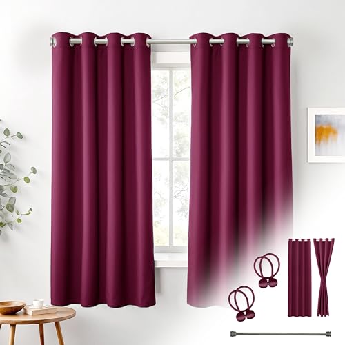 Praktisches Set ohne Bohren: 2x Vorhang + 1x Klemmstange silber 70-120 cm + 2x Raffhalter mit Magnet blickdicht & verdunkelnd, als Raumteiler, Fenster & Tür Rot Bordeaux Thermovorhang 175x135cm von Cozyor