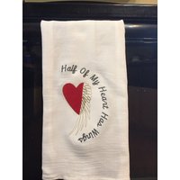 Die Hälfte Meines Herzens Hat Flügel Bestickt Mehl Sack Handtuch Die Hälfte Meines Herzens Hat Flügel Bestickt Mehl Sack Handtuch von CraftDivaCreations