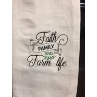 Glaube Familie Und Bauernhof Leben Bestickt Mehlsack Handtuch | Küchenhandtuch Landhaus Geschirrtuch von CraftDivaCreations