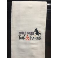 Halloween Hexe Doppel Arbeit Und Mühe Bestickt Mehl Sack Handtuch Halloween Hexe Doppel Arbeit Und Mühe Bestickt Mehl Sack Handtuch von CraftDivaCreations