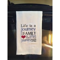 Handtuch Mit Mehlsack Bestickt Das Leben Ist Eine Reise Und Die Familie Macht Es Sich Wert Handtuch Mit Mehlsack Bestickt Das Leben Ist Eine Reise Und Die Familie Macht Es Sich Wert von CraftDivaCreations