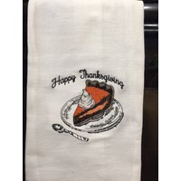 Happy Thanksgiving Kürbiskuchen Skizze Bestickt Mehl Sack Handtuch Happy Thanksgiving Kürbiskuchen Skizze Bestickt Mehl Sack Handtuch von CraftDivaCreations