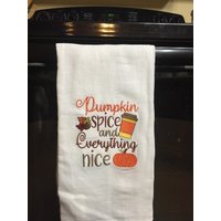 Kürbis Gewürz Und Alles Schön Bestickt Mehl Sack Handtuch Kürbis Gewürz Und Alles Schön Bestickt Mehl Sack Handtuch von CraftDivaCreations