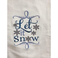 Lassen Sie Es Schnee Bestickt Mehl Sack Handtuch Lassen Sie Es Schnee Bestickt Mehl Sack Handtuch von CraftDivaCreations