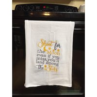 Schießen Sie Auf Den Mond Bestickt Mehl Sack Handtuch Schießen Sie Auf Den Mond Bestickt Mehl Sack Handtuch von CraftDivaCreations