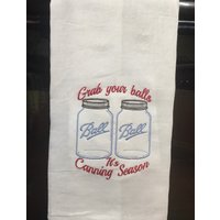 Schnapp Die Eier Es Ist Konservenzeit Besticktes Mehlsack Handtuch | Küchentuch Geschirrtuch Lustig Erwachsenen Humor Schnapp Die Eier Es Ist Konservenzeit Besticktes Mehlsack Handtuch | Küchentuch Geschirrtuch Lustig Erwachsenen Humor von CraftDivaCreations