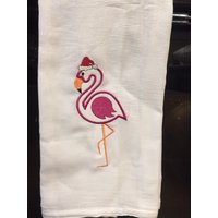 Weihnachtsflamingo Mit Weihnachtsmütze Auf Besticktem Mehlsack Weihnachtsflamingo Mit Weihnachtsmütze Auf Besticktem Mehlsack von CraftDivaCreations