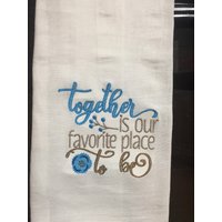 Zusammen Ist Unser Lieblingsplatz, Um Mehl Sack Handtuch Gestickt Werden Zusammen Ist Unser Lieblingsplatz, Um Mehl Sack Handtuch Gestickt Werden von CraftDivaCreations