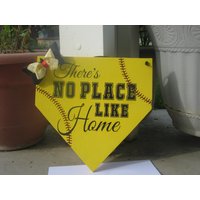 Selbstgemachte Homeplate Softball Plakette/Schild - Spruch No Place Like Home von CraftNScrapwithTina
