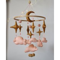 Baby-Krippe-Mobile, Baby-Dusche-Geschenk, Handgefertigte Mädchen-Kinderzimmer-Dekoration, Süßes Kinderzimmer Baby-Krippe-Mobile, Baby-Dusche-Geschenk, Handgefertigte Mädchen-Kinderzimmer-Dekoration, Süßes Kinderzimmer von CraftPieToys