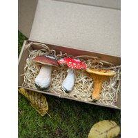 Set Pilz Ornamente, Weihnachtsschmuck, Textile Pilzskulptur Set Pilz Ornamente, Weihnachtsschmuck, Textile Pilzskulptur von CraftPieToys