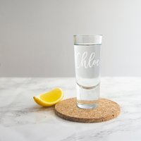Schnapsglas Personalisiert Mit Namen, Graviertes Gläser Geschenk Für Ihren 18.geburtstag, Abschlussgeschenk Ihn. Wichtelgeschenk Männer Und Frauen von CraftedCreated