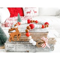 Rentier Perlengirlande, Weihnachtsperlengirlande, Rentier-Dekor, Tiered-Tablett-Dekor, Rudolph-Tablett von CraftedHiveCulture