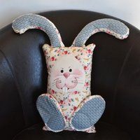 Bertram Cuddle Bunny Kissen Spielzeug von CraftedOnCowrie