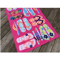 Flipflops Personalisierte Strandtuch Geschenk Für Mädchen Monogramm-Handtuch Abschlussgeschenk Sommer-Strandtuch Brautjungfern Geschenke Flipflops Personalisierte Strandtuch Geschenk Für Mädchen Monogramm-Handtuch Abschlussgeschenk Sommer-Strandtuch Brautjungfern Geschenke von Crafting4Caleb