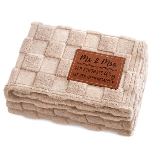 Craftique Hochzeitstag Geschenk - Kuscheldecke mit Leder, Mr & Mrs Design - Goldene Hochzeit Geschenke, Silberhochzeit Geschenk, Verlobungsgeschenk, Jahrestag Valentinstag, Beige Waffelstruktur von Craftique