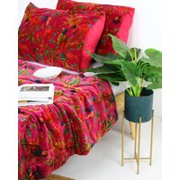 Samt Frida Kantha Quilt Baumwolle Patchwork Handgemacht Roter Floral Tagesdecke - Paradiesvogel Rosa von CraftluxeAustralia