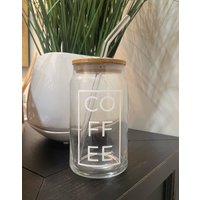 Eiskaffee Bierglas Dose | Bierglasdose Glaskaffeetasse Sodaglas Kaffeesüchtig Individuelle Tasse Mit Bambusdeckel Eiskaffee Bierglas Dose | Bierglasdose Glaskaffeetasse Sodaglas Kaffeesüchtig Individuelle Tasse Mit Bambusdeckel von CraftsWithSuz