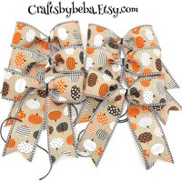 Herbstliche Dekoschleife/Set 6 Schleifen Erntekürbisschleifen Skurrile Orange Und Schwarze Kürbisschleifen Herbstschleifen Polkadots Streifen von CraftsbyBeba