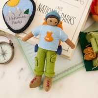 Camping To Touch - Wanderer Ornament, Handgefilzter Abenteuer Charm, Handgemachte Outdoorsy Dekoration von Craftspring