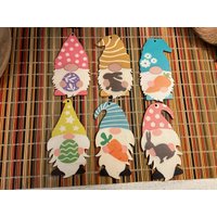 Ostern Tiered Tablett Zwerge, Gnome, Perlengirlanden Häschenzwerge, Frühlingszwerge von CraftyBundlesStudio