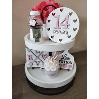 Valentinstag Tiered Tablett Dekor von CraftyDesignsByTiff