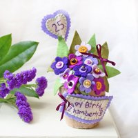 Personalisiertes Geburtstagsgeschenk, Handgemachter Filz-Blumentopf Für Wahrzeichenalter von CraftyJoDesigns
