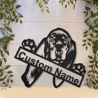 Black & Tan Coonhound Metallschild Kunst, Benutzerdefinierte Metallschild, Hund Namensschild, Wandbehang von CratifyCreations