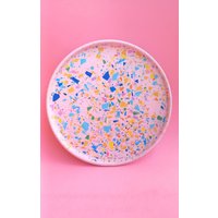 Hellrosa Dekotablett Für Wohnzimmer/Rundes Kaffee-Serviertablett Großes Terrazzo-Tablett Hellrosa Dekotablett Für Wohnzimmer/Rundes Kaffee-Serviertablett Großes Terrazzo-Tablett von Crazzyco