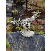 Garten Figur - Sticker Gartenkeramik Dekoration | Höhe 48cm | Breite 30cm von CreAktivKERAMIK