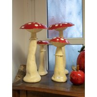Handgefertigter Pilz Aus Keramik - Frühling Gartendeko Dekoration Garten von CreAktivKERAMIK