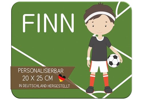 CreaDesign Personalisiertes Kinder Frühstücksbrett mit Namen, 20x25cm, rutschfestes Schneidebrett aus Kunststoff, Fußball Design, spülmaschinen & mikrowellengeeignet, Perfektes Schneidbrett für Kinder von CreaDesign