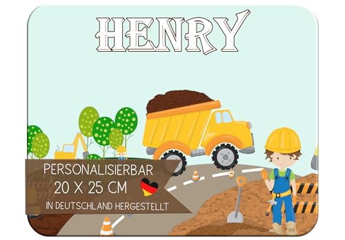 CreaDesign Personalisiertes Kinder Frühstücksbrett mit Namen, 20x25cm, rutschfestes Schneidebrett aus Kunststoff, Baustelle Design,spülmaschinen & mikrowellengeeignet,Perfektes Schneidbrett für Kinder von CreaDesign