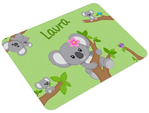 CreaDesign, Frühstücksbrettchen Kinder mit Namen personalisiert, Schneidebrett Kunststoff Motiv Koala Mädchen, Antirutsch-Noppen, Größe 20 x 25 cm von CreaDesign