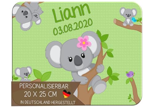 CreaDesign Personalisiertes Kinder Frühstücksbrett mit Namen, 20x25cm, rutschfestes Schneidebrett aus Kunststoff, Koala Mädchen Design, spülmaschinen&mikrowellengeeignet, Schneidbrett für Kinder von CreaDesign