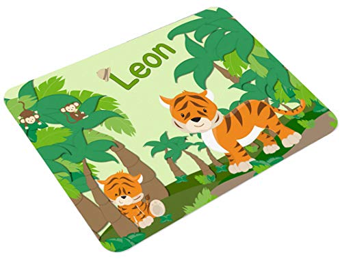 CreaDesign, Frühstücksbrettchen Kinder mit Namen personalisiert, Schneidebrett Kunststoff Motiv Safari Löwe, Antirutsch-Noppen, Größe 20 x 25 cm von CreaDesign