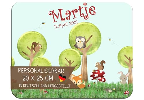 CreaDesign Personalisiertes Kinder Frühstücksbrett mit Namen, 20x25 cm, rutschfestes Schneidebrett aus Kunststoff, Waldwiese Design, spülmaschinen & mikrowellengeeignet, Schneidbrett für Kinder von CreaDesign