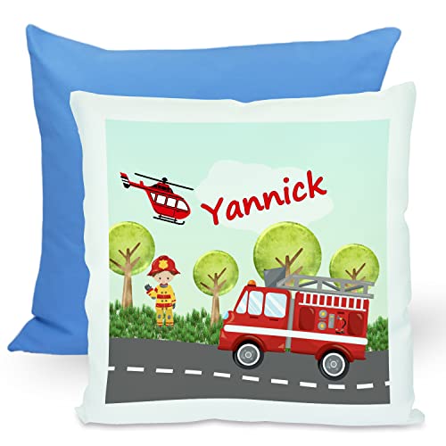 CreaDesign, Kinder Kissen 40x40 cm personalisiert mit Namen, Kinderzimmer Deko Kissen Kinder mit Füllung Federn, Motiv Feuerwehr, Rückenfarbe Blau von CreaDesign