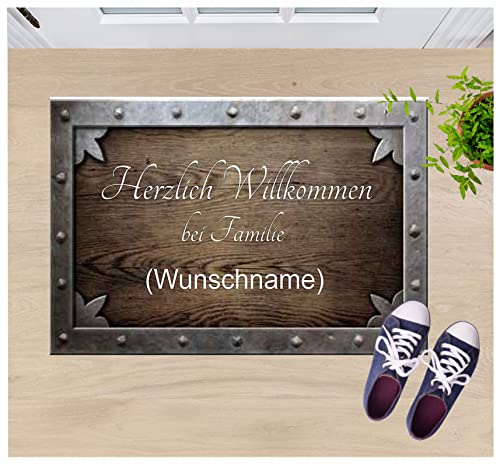 Crealuxe Fussmatte mit Wunschtext/Wunschname Herzlich Willkommen - Motiv Holz genietet - 60x40 cm - Gummi Rückseite/rutschfest - Filzoberfläche - Bedruckte Türmatte - Innenmatte von Crealuxe