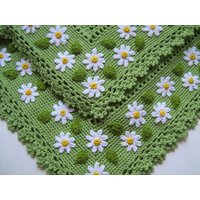 Gehäkelte Babydecke Gänseblümchen Blumen Applikation Gehäkelte Babydecke Gänseblümchen Blumen Applikation von CreamyLace