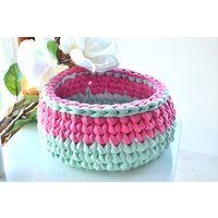 Weihnachtskorb - Pink & Mint Häkelkorb Kinderzimmer Aufbewahrungsschale von Creasebysurekha