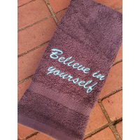 Believe in Yourself Sweat-Handtuch, Gym-Handtuch, Motivationsgeschenke, Übungsgeschenke, Sporttuch, Fitness-Geschenke, Übungshandtücher von Create2MotivateGifts