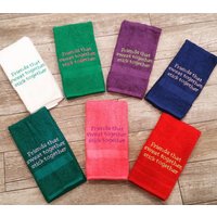Besticktes Handtuch Für Das Fitnessstudio Personalisiertes Fitness Geschenk, Freunde Design, "Friends That Sweat Together." von Create2MotivateGifts