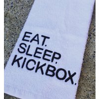 Eat Sleep Kickbox Handtuch Fitness Geschenk 40x76 cm von Create2MotivateGifts