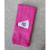 Monogrammiertes Jubeltuch Gesticktes Megaphon, Glitzerapplikation Monogrammiertes Jubeltuch Gesticktes Megaphon, Glitzerapplikation von Create2MotivateGifts