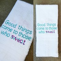 Motivierendes Fitnessstudio Sweat-Handtuch "Good Things Come' von Create2MotivateGifts