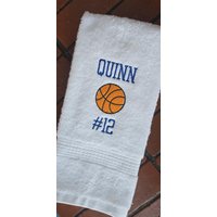 Personalisiertes Basketball Handtuch Besticktes Gym Sport Handtuch von Create2MotivateGifts