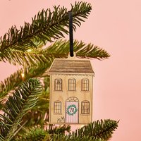 Personalisierte New Home Christbaumkugel | Holzhaus Baumschmuck Erstes Weihnachten Im Neuen Zuhause Geschenk Festliches Einweihungsgeschenk von CreateGiftLove
