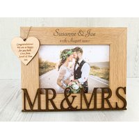 Personalisierter Hochzeitsfotorahmen, Laser Graviertes Hochzeitsgeschenk, Einzigartiges Mr & Mrs Geschenk, Braut Und Bräutigam Ungewöhnliches von CreatedEspForYou